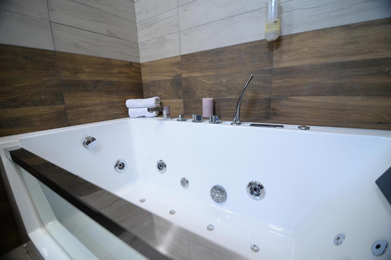 Apartmani Carolija Lucani Екстер'єр фото